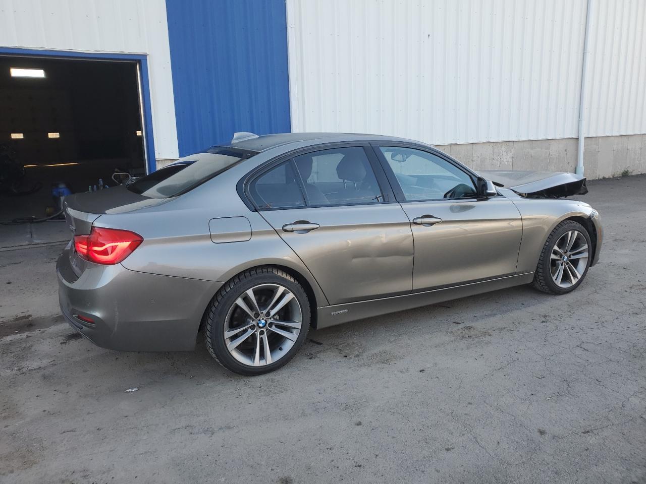 2016 BMW 3 series VIN WBA8E3G55GNU02579 photo 3