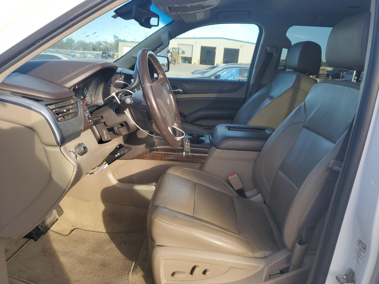 2017 Chevrolet Suburban VIN 1GNSCHKC9HR135854 photo 7