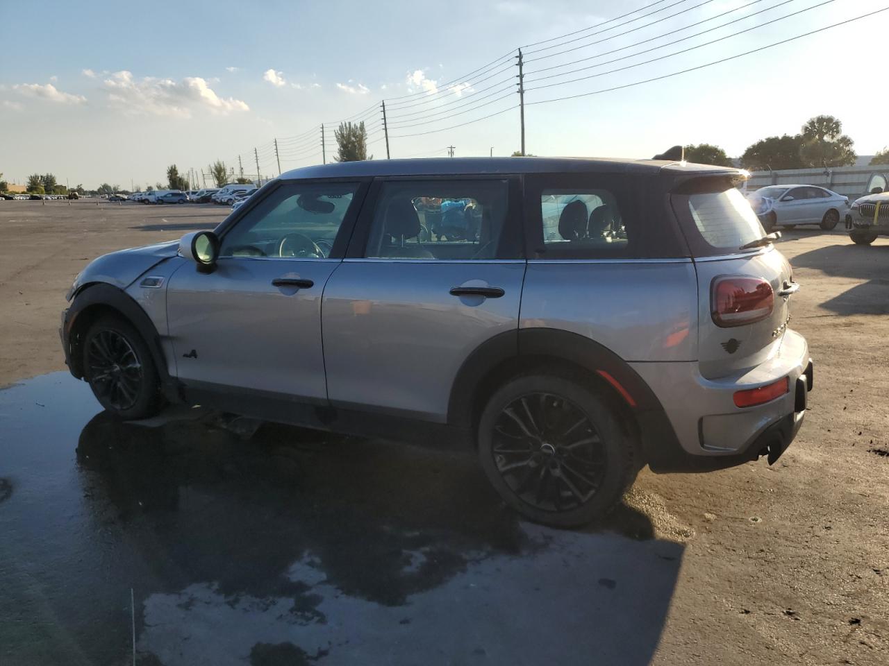 2023 Mini Cooper VIN WMWXJ1C04P2T84261 photo 2