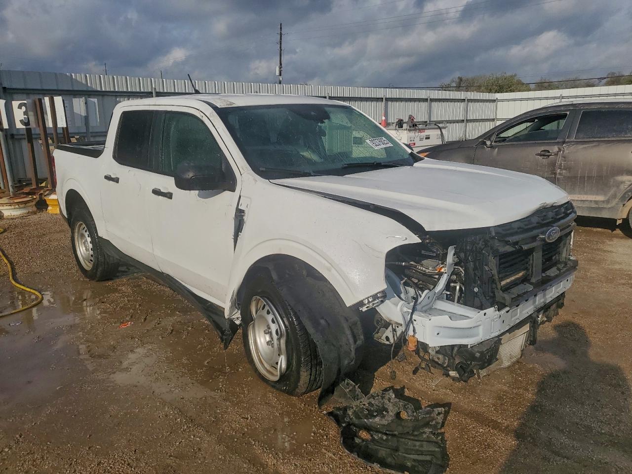 2022 Ford Maverick VIN 3FTTW8E96NRB00399 photo 4