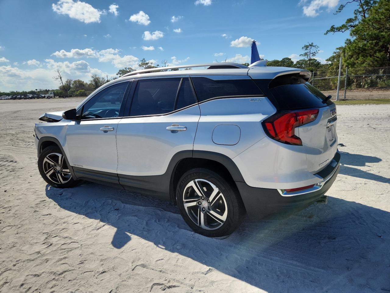 2019 GMC Terrain VIN 3GKALPEVXKL175908 photo 2