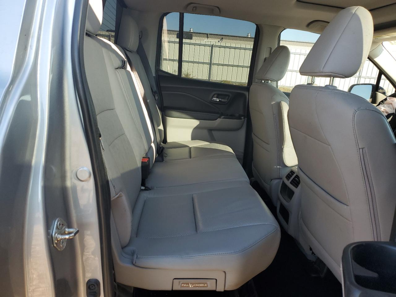 2018 Honda Ridgeline VIN 5FPYK3F72JB017542 photo 10