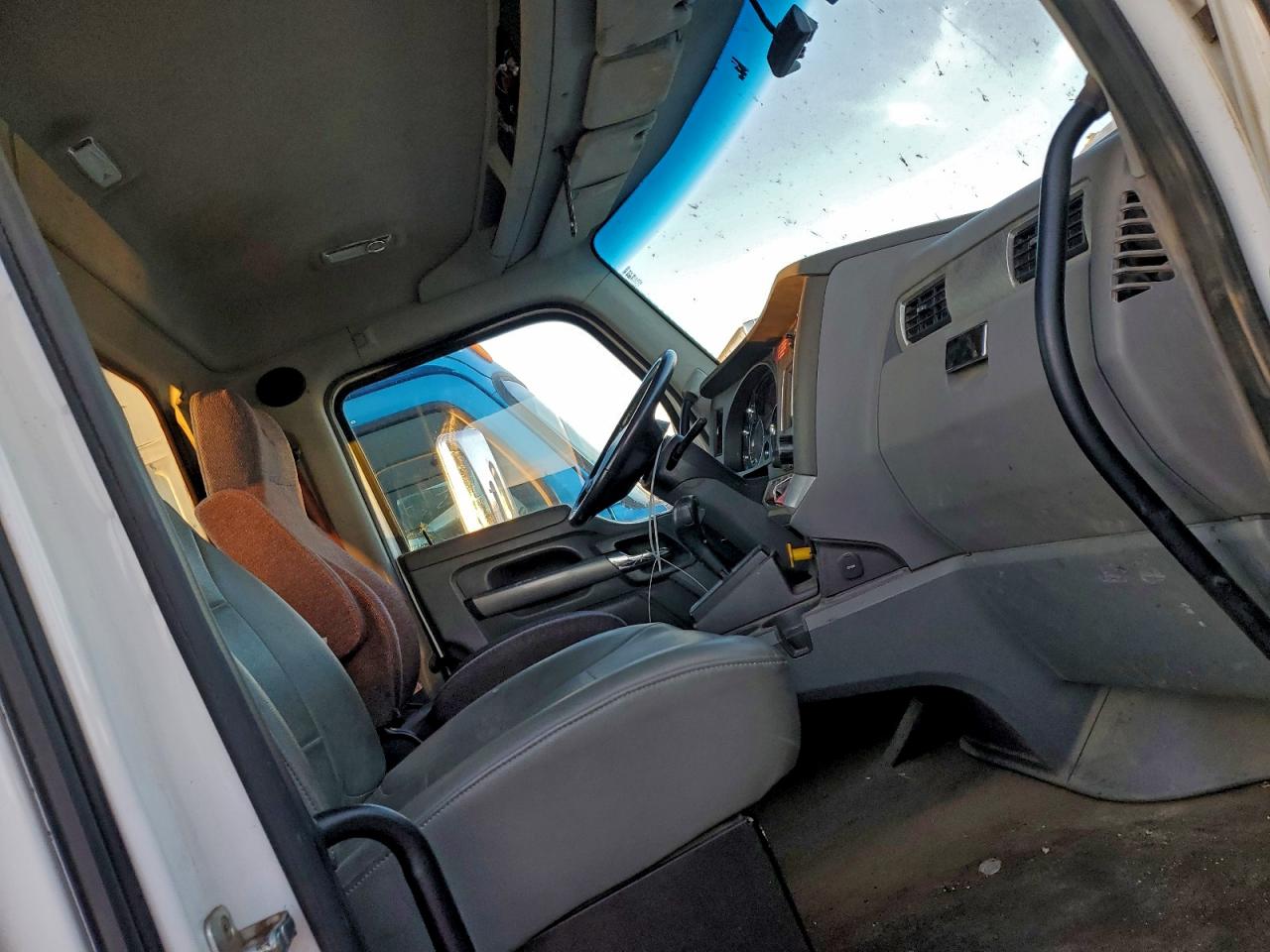 2016 KENWORTH All models VIN 1XKYA48X8GJ496344 photo 5