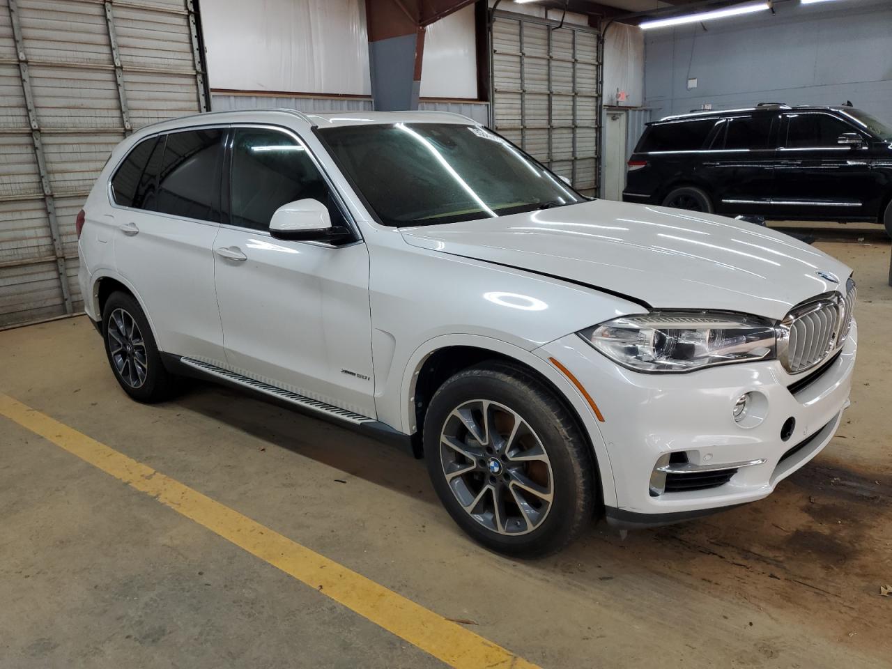 2017 BMW X5 VIN 5UXKR6C32H0J85055 photo 4