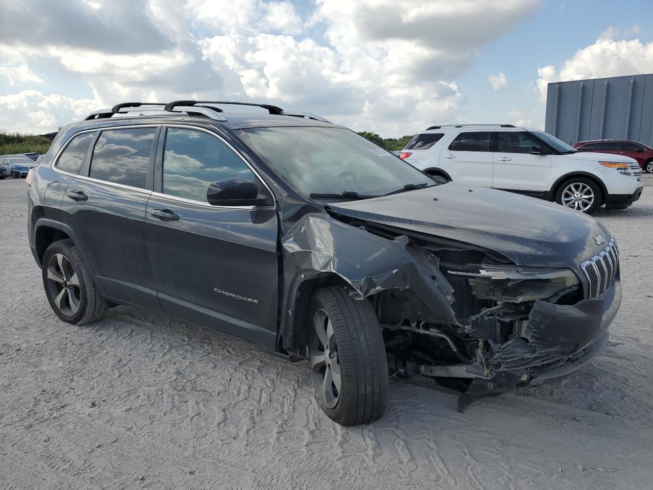 2019 Jeep Grand cher VIN 1C4PJLDB4KD302444 photo 4