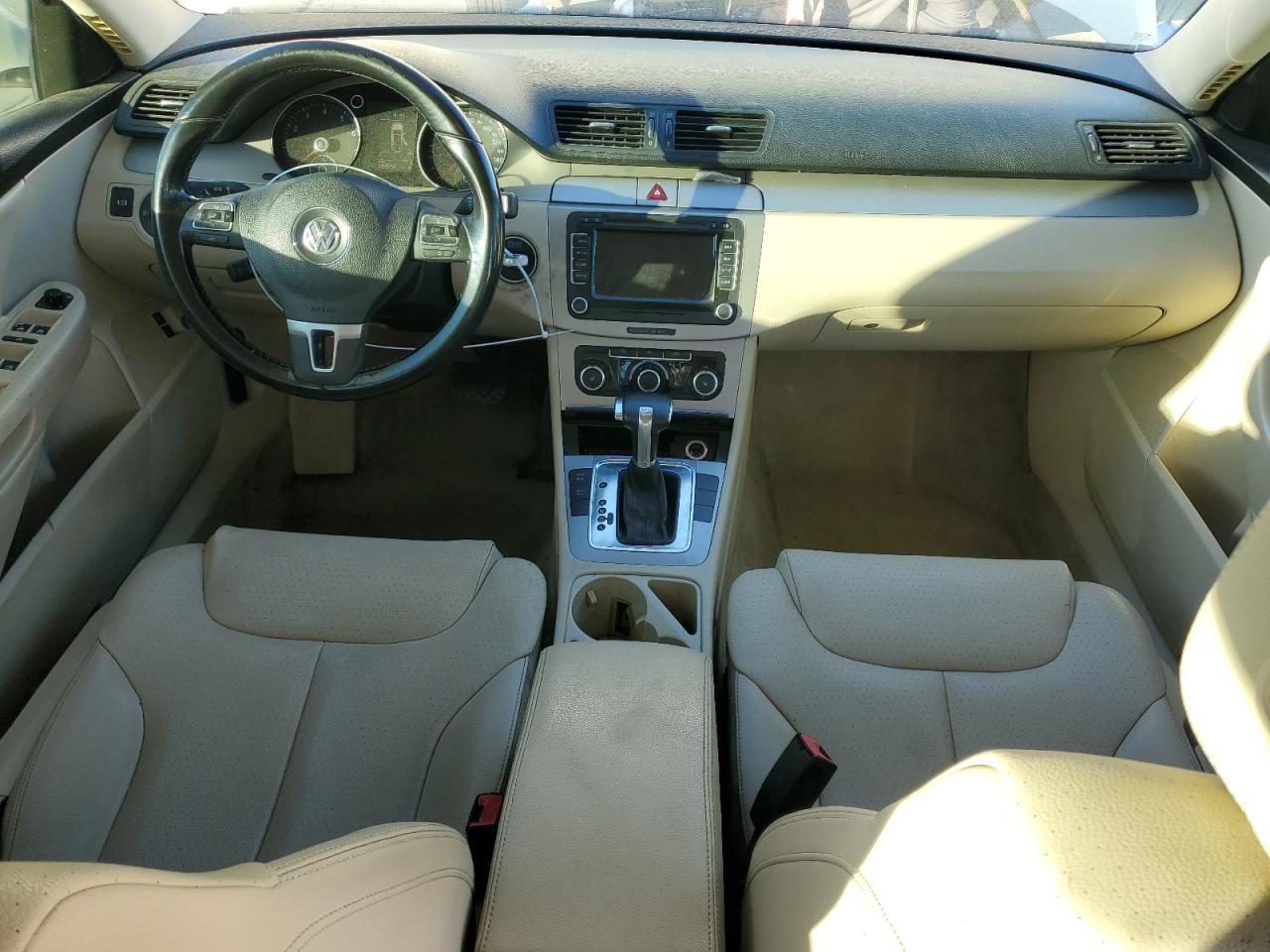 2010 Volkswagen Passat VIN WVWJM7AN6AP028776 photo 8