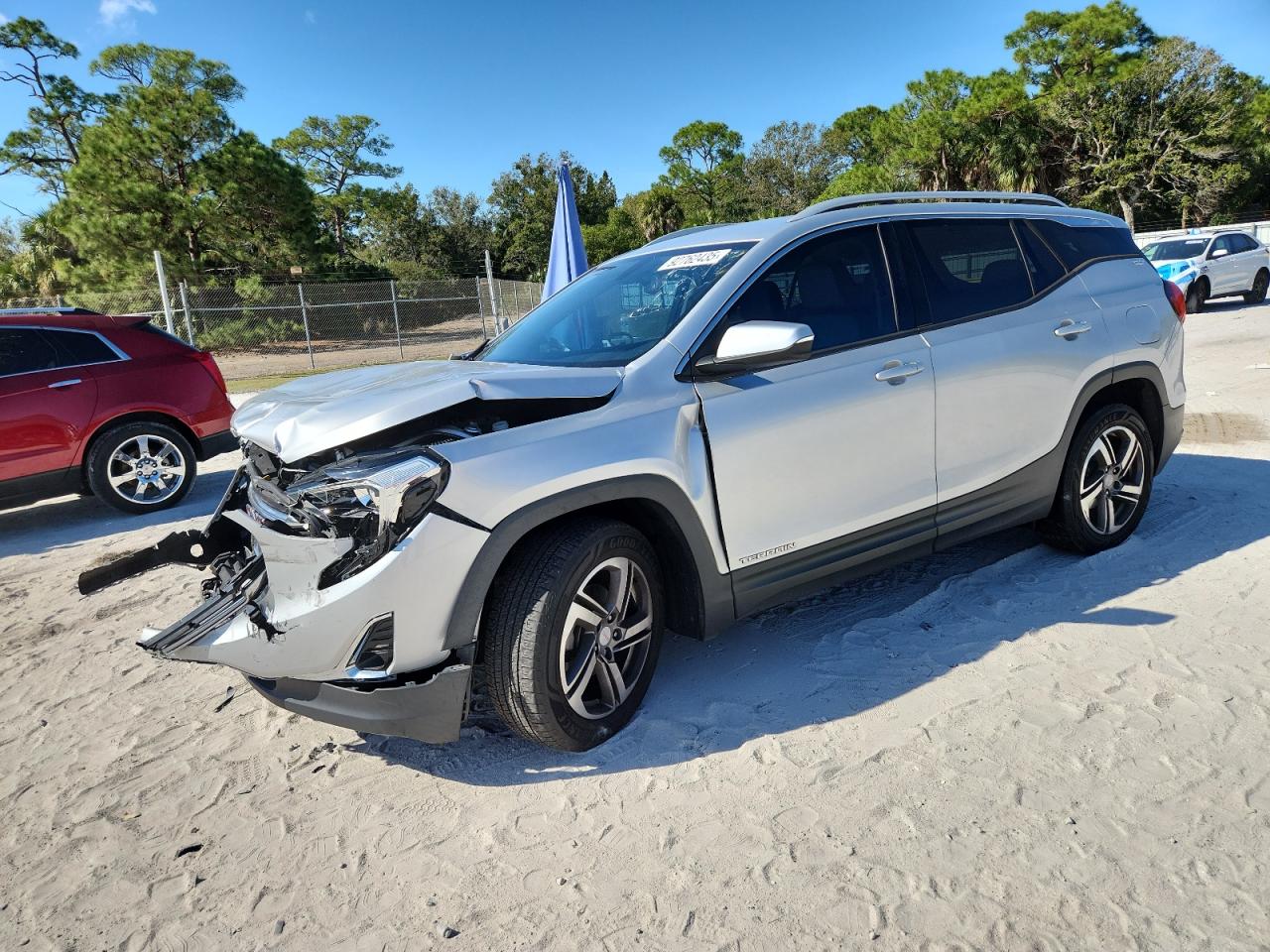 2019 GMC Terrain VIN 3GKALPEVXKL175908 photo 1