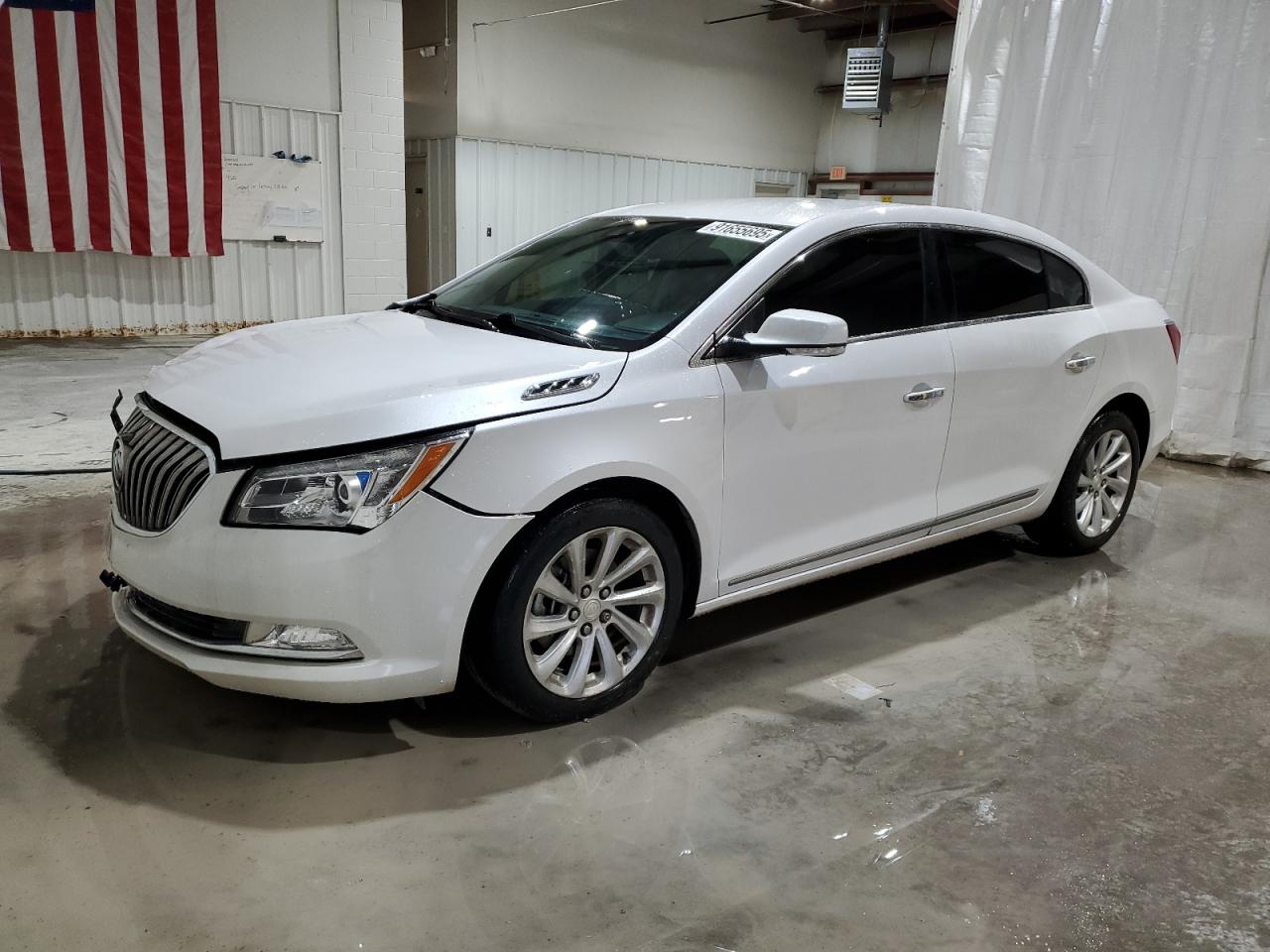 2015 Buick Lacrosse VIN 1G4GB5G34FF302625 photo 1