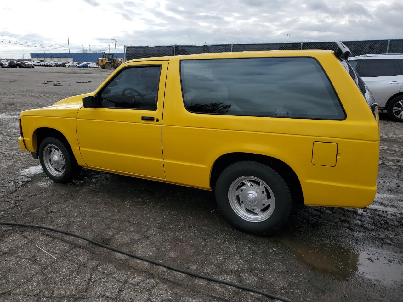 1990 Chevrolet Blazer VIN 1GNCS18ZXL8126234 photo 2