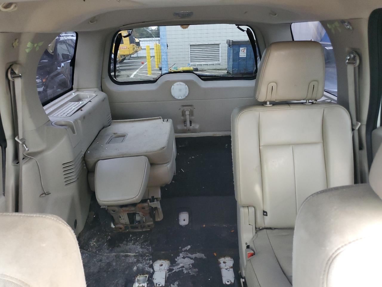 2013 Ford Expedition VIN 1FMJU1G52DEF60123 photo 10