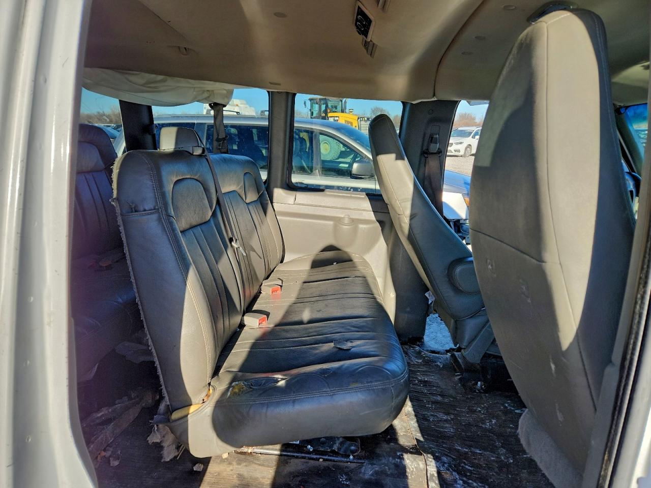 2015 Chevrolet Express VIN 1GNWGPFG1F1271601 photo 11