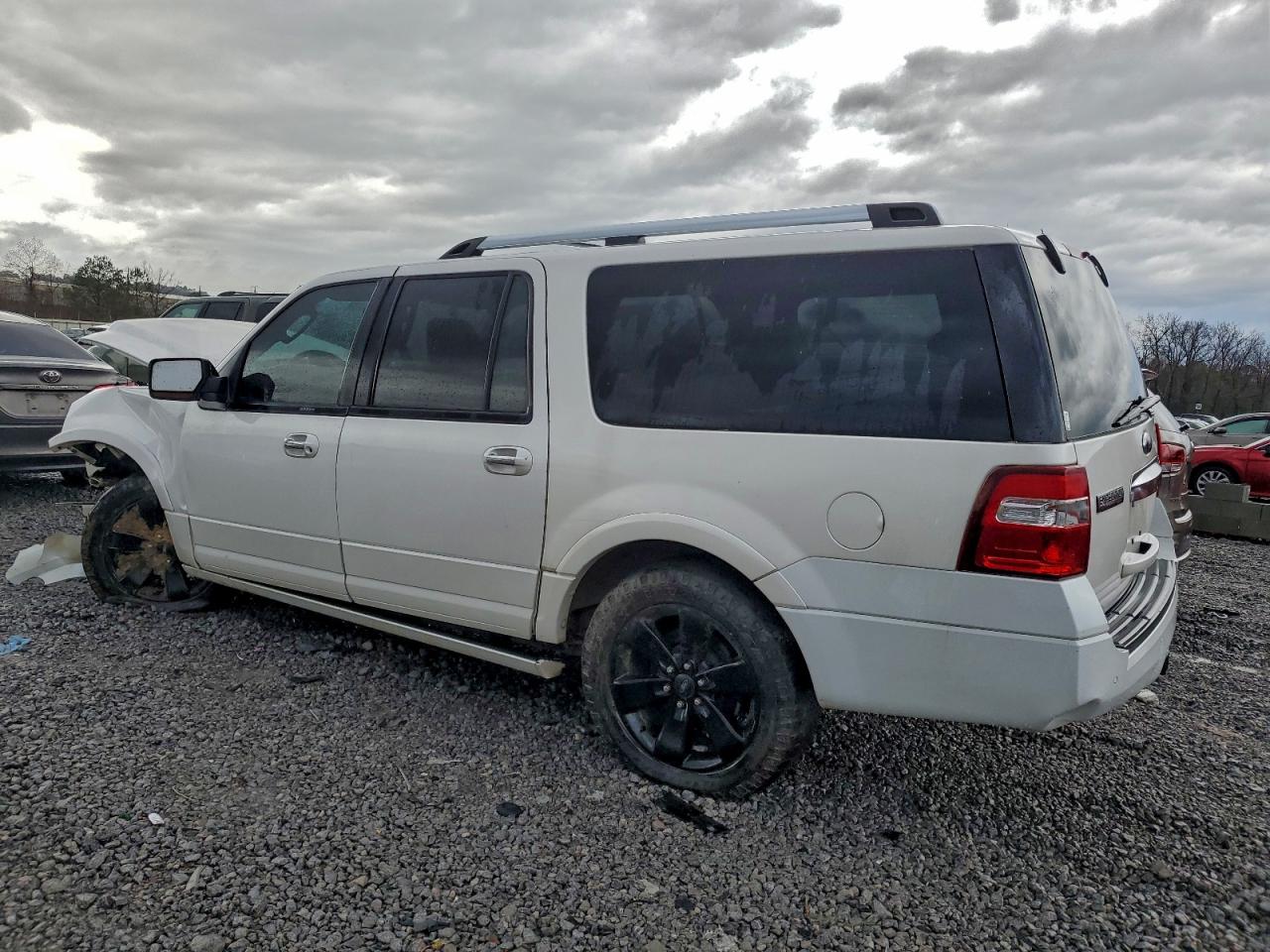 2010 Ford Expedition VIN 1FMJK1K54AEA43592 photo 2