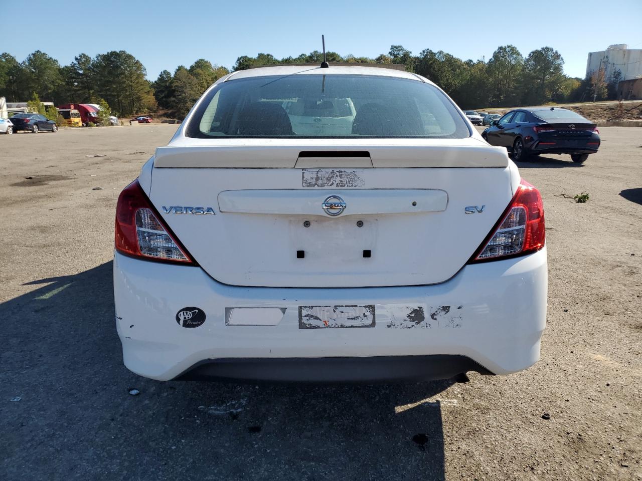 2018 Nissan Versa VIN 3N1CN7AP8JL841803 photo 6