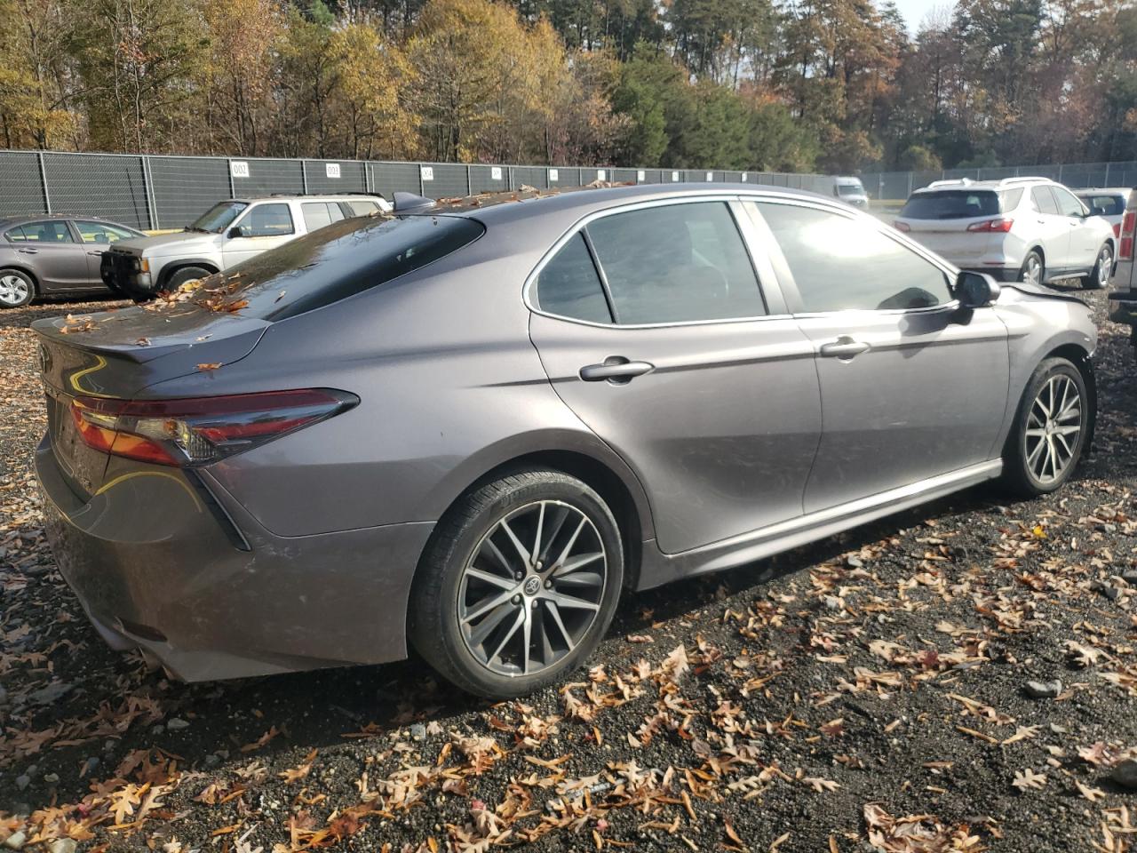 2021 Toyota Camry VIN 4T1G11AKXMU611861 photo 3