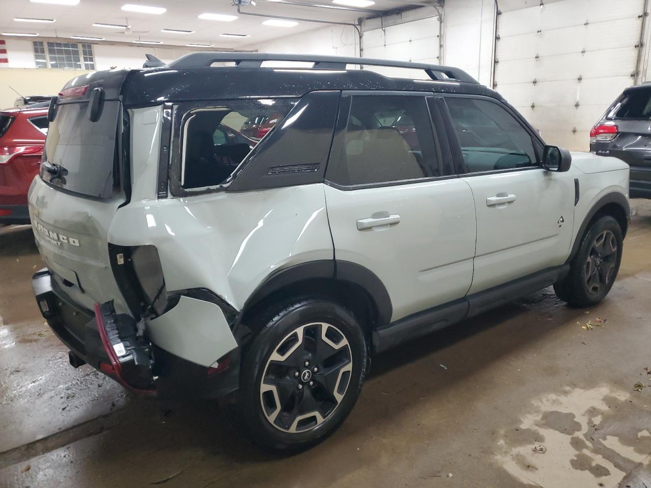 2022 Ford Bronco VIN 3FMCR9C66NRE30108 photo 3
