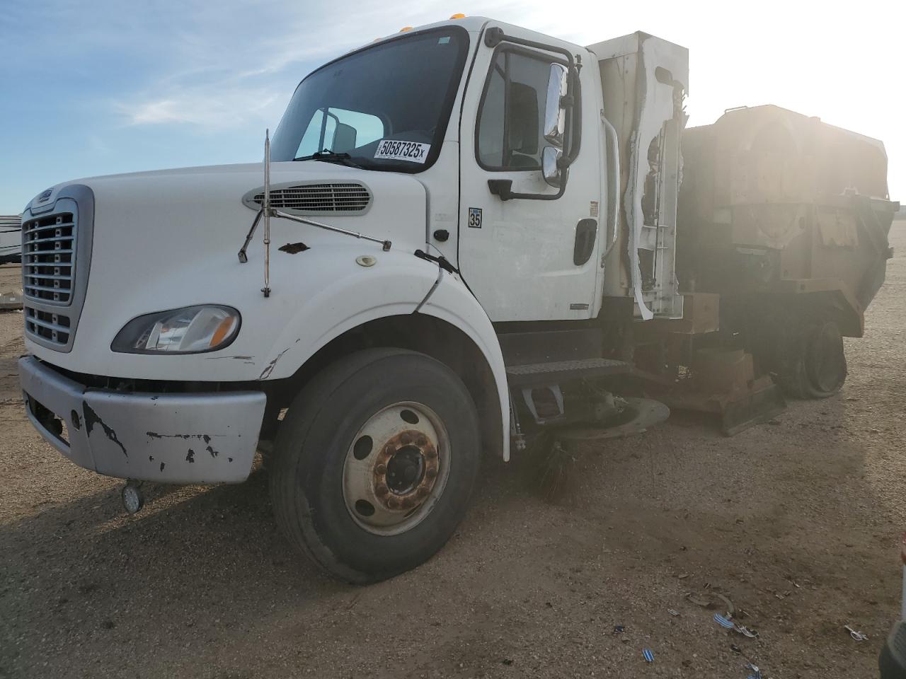 2018 FREIGHTLINER All models VIN 1FVAC4DX8JHJS0341 photo 1