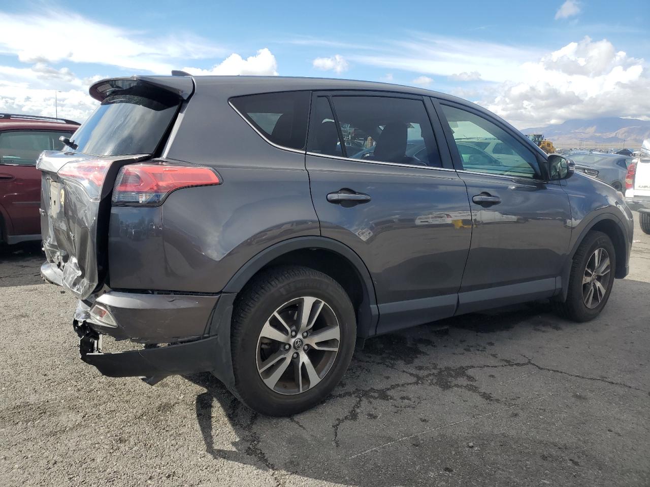 2018 Toyota Rav4 VIN JTMWFREV0JJ175992 photo 3