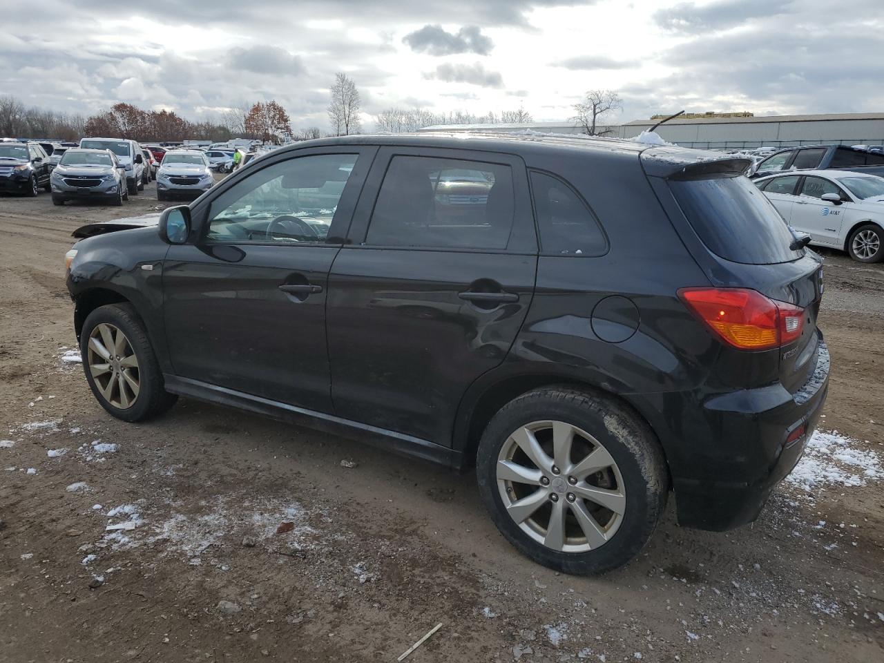 2012 Mitsubishi Outlander VIN JA4AR4AU7CZ003572 photo 2