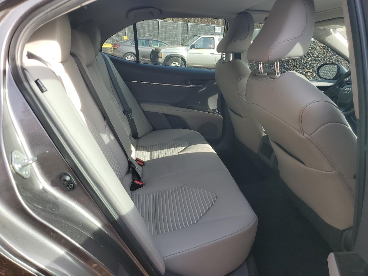 2021 Toyota Camry VIN 4T1G11AKXMU611861 photo 10