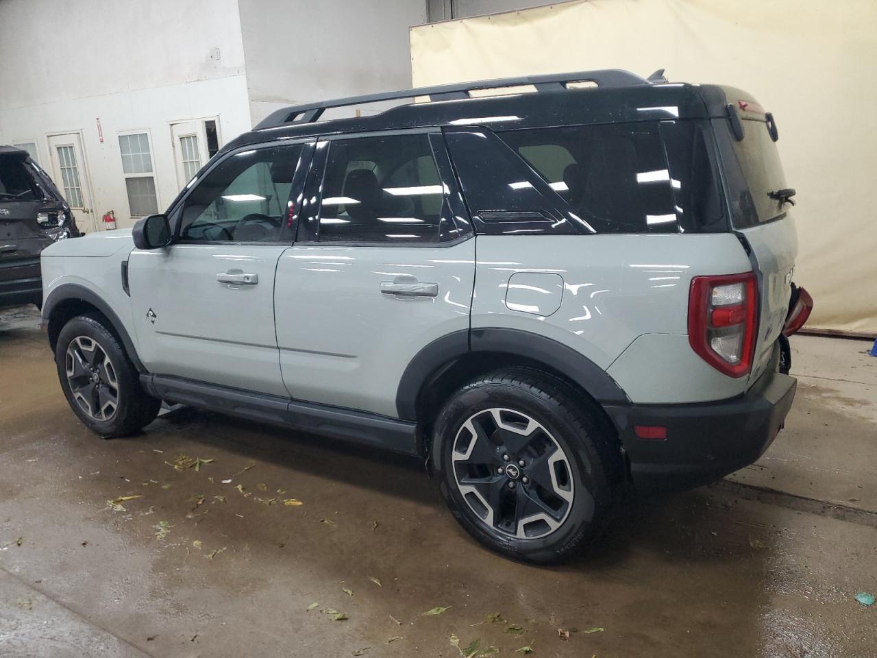 2022 Ford Bronco VIN 3FMCR9C66NRE30108 photo 2