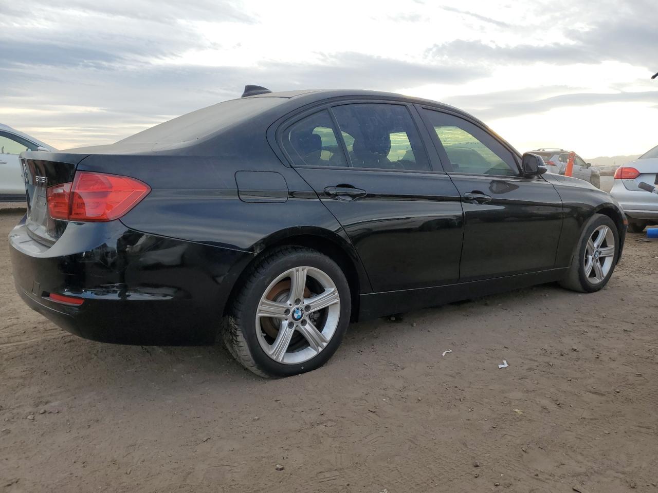 2013 BMW 3 series VIN WBA3B3C55DF536121 photo 3