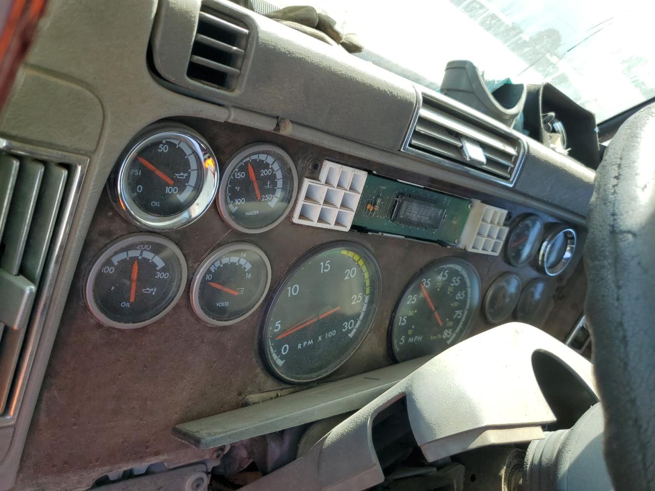 1999 FREIGHTLINER All other VIN 1FUYSSEB7XPA54119 photo 8