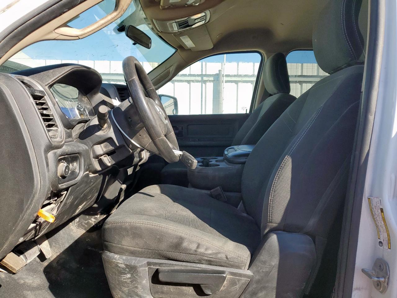 2020 Ram 2500 VIN 3C6UR5HJ9LG135664 photo 7