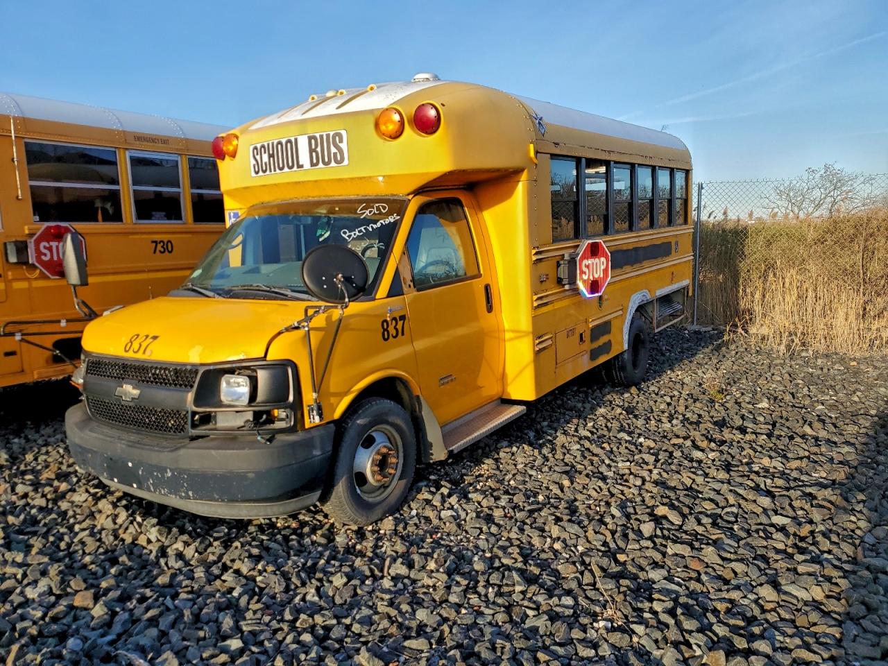 2011 Chevrolet Express VIN 1GB6G5BL2B1172428 photo 2