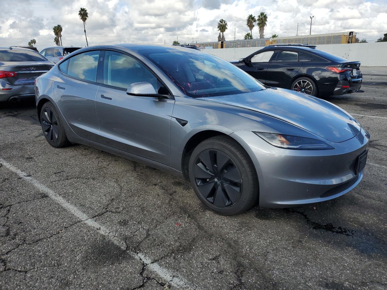 2025 Tesla Model 3 VIN 5YJ3E1EAXSF002493 photo 4