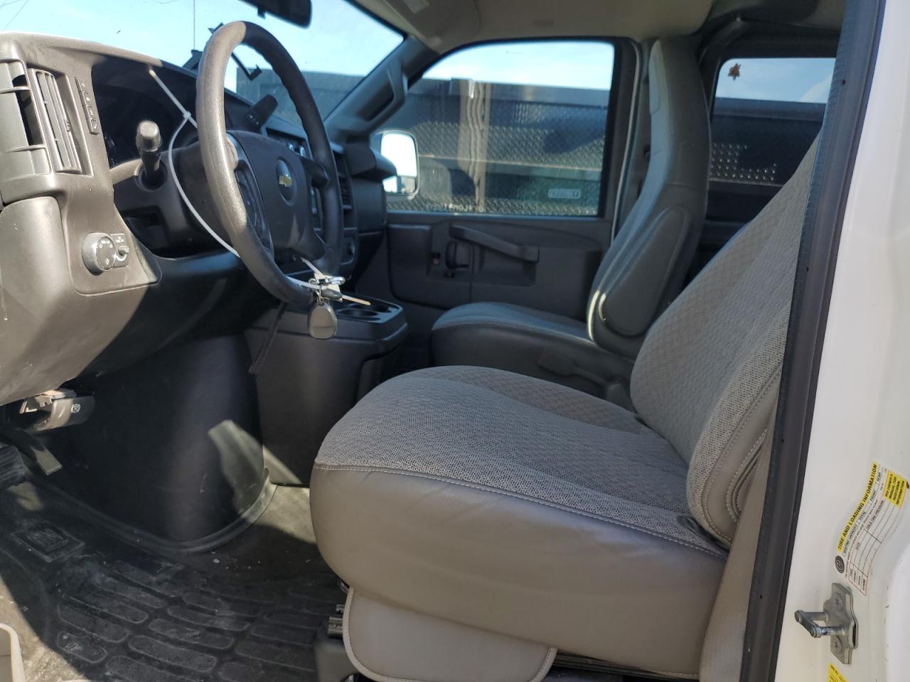 2016 Chevrolet Express VIN 1GBWGFFG2G1252015 photo 7