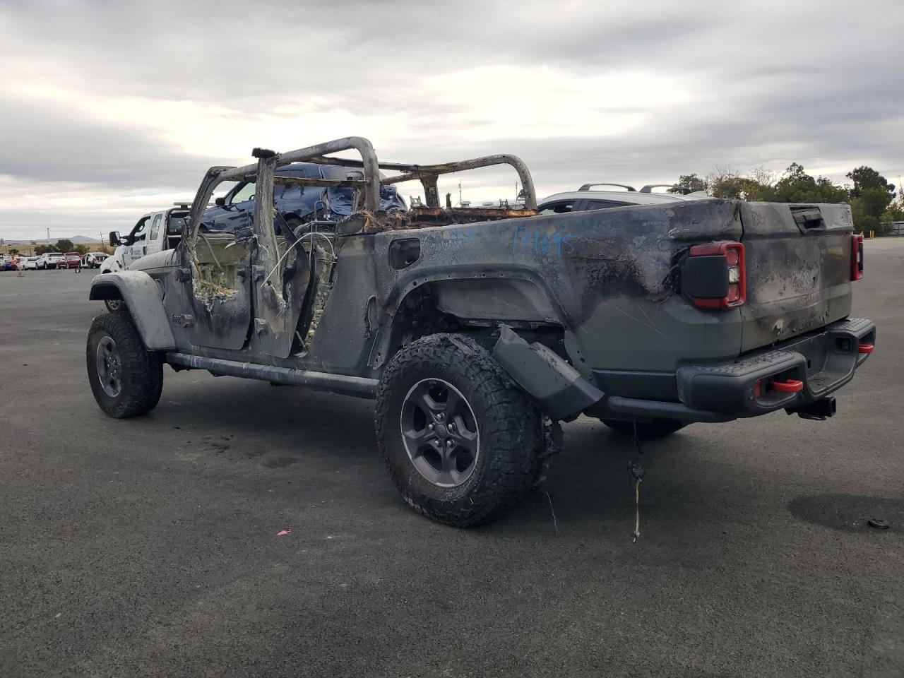 2021 Jeep Gladiator VIN 1C6JJTBG6ML588480 photo 2