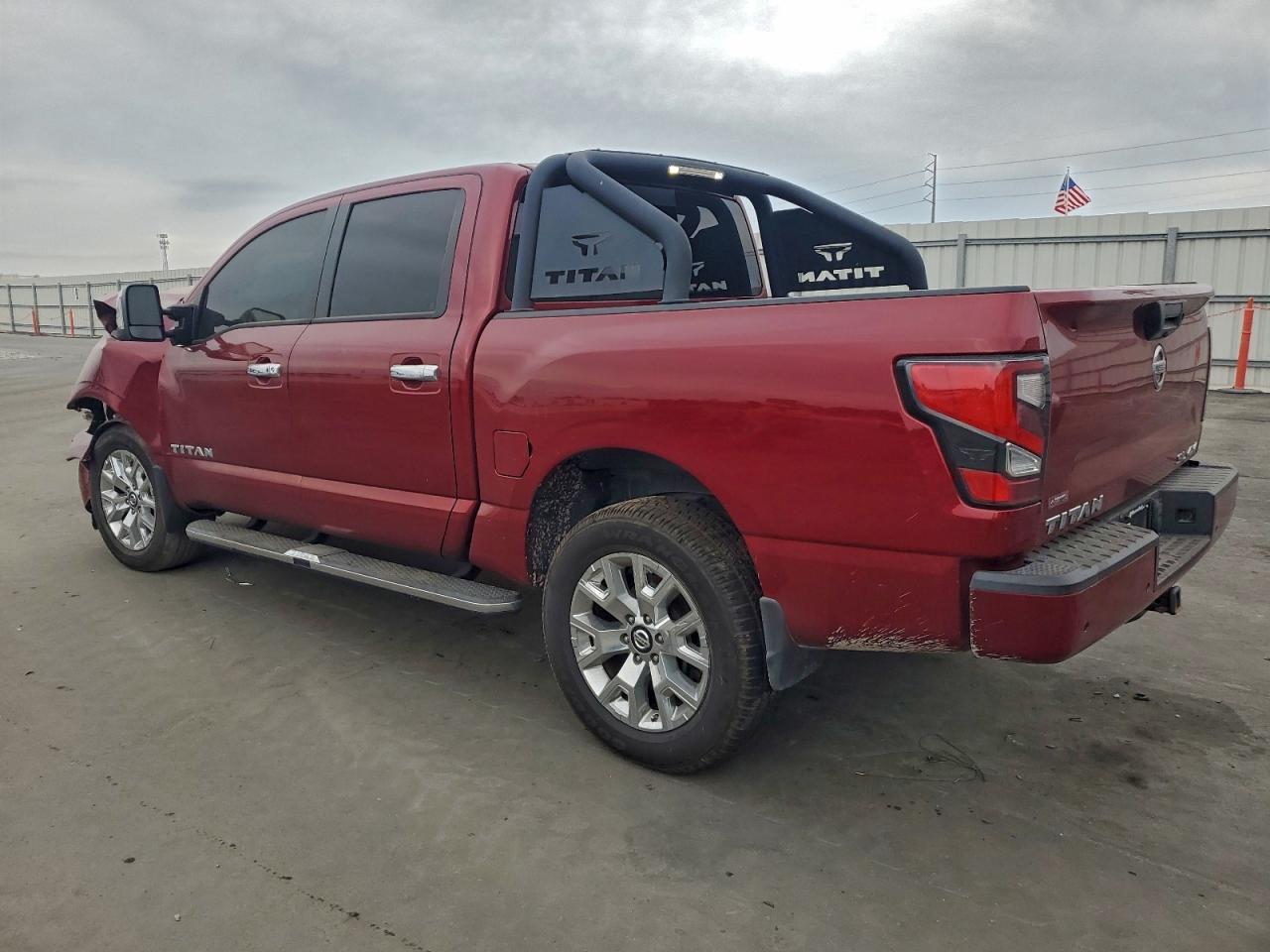2021 Nissan TITAN VIN 1N6AA1ED6MN501256 photo 2