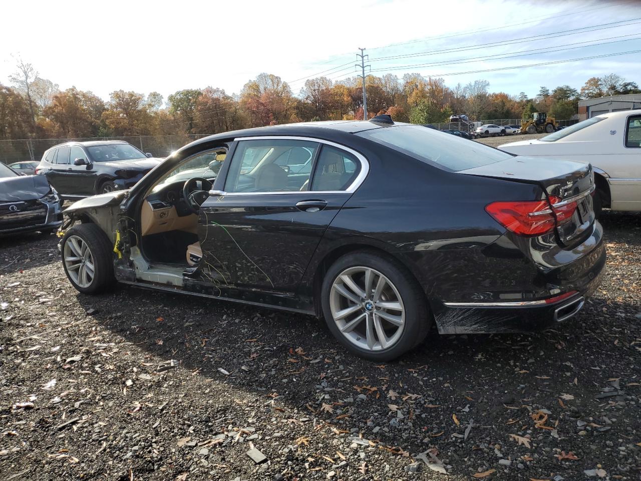 2016 BMW 7 series VIN WBA7F2C56GG420831 photo 2