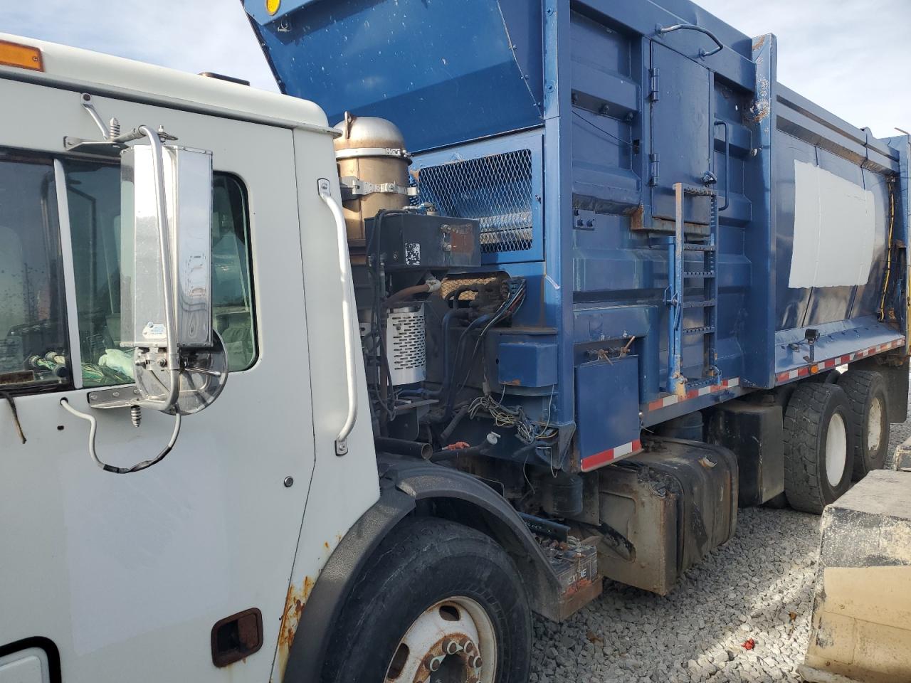2013 MACK All models VIN 1M2AU02C9DM007541 photo 2
