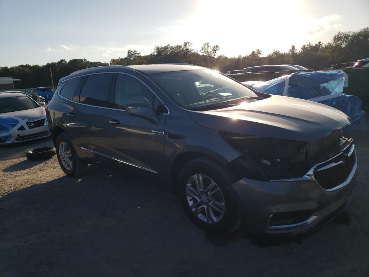 2018 Buick Enclave VIN 5GAERBKW5JJ138560 photo 4