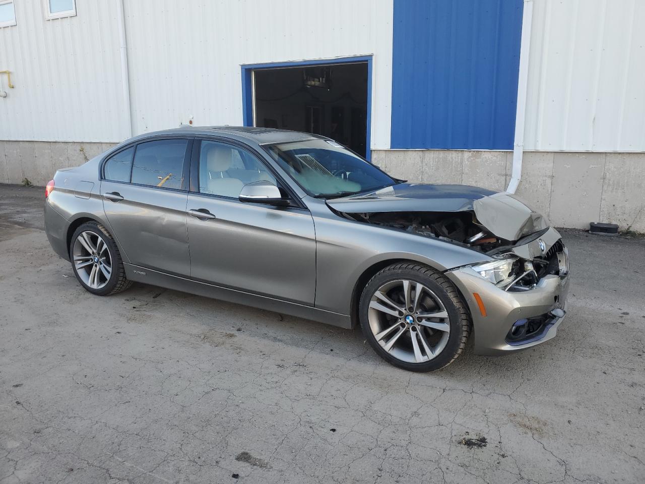 2016 BMW 3 series VIN WBA8E3G55GNU02579 photo 4