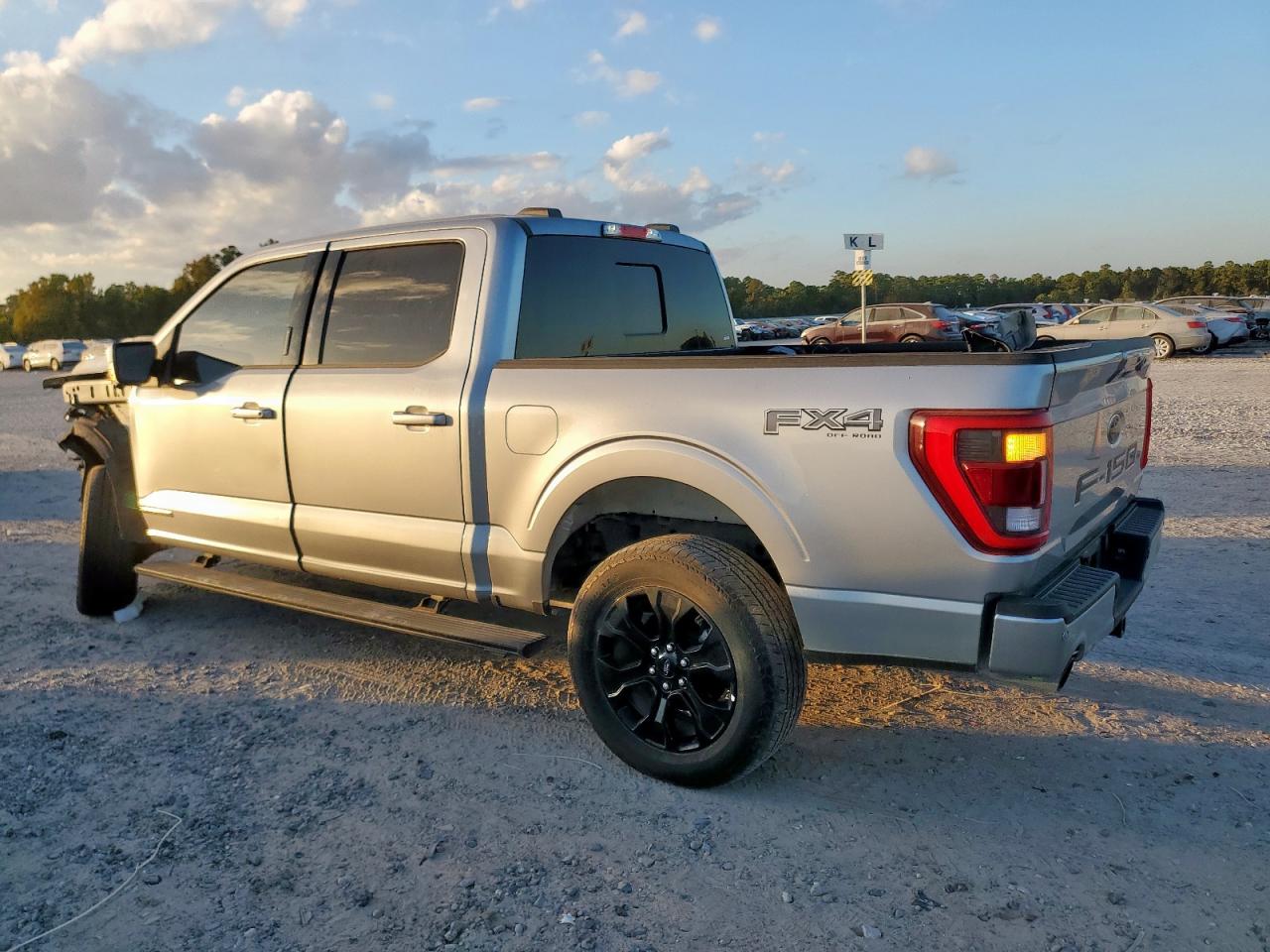 2023 Ford F-150 VIN 1FTFW1ED2PFD02455 photo 2