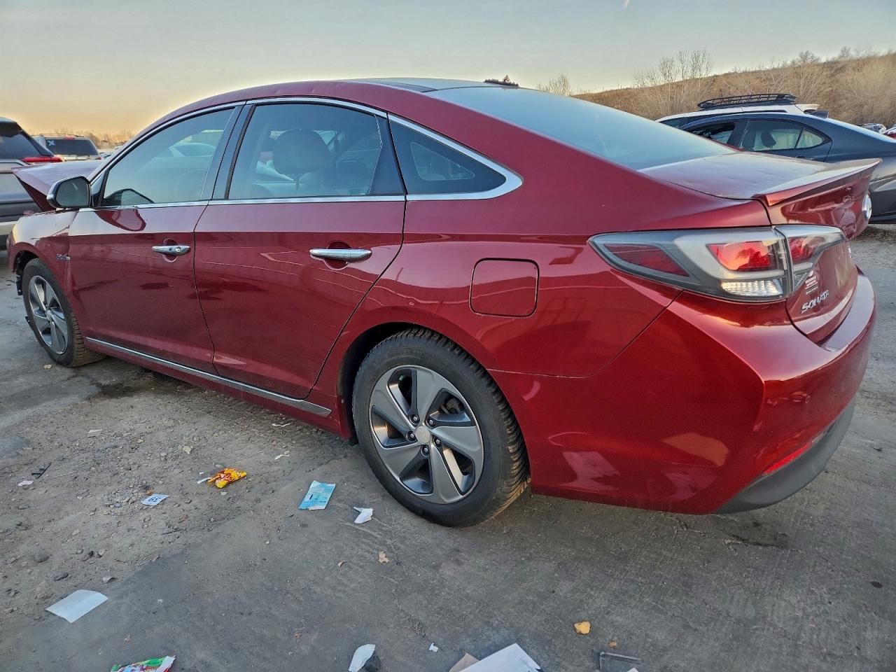 2017 Hyundai Sonata VIN KMHE34L3XHA070956 photo 2