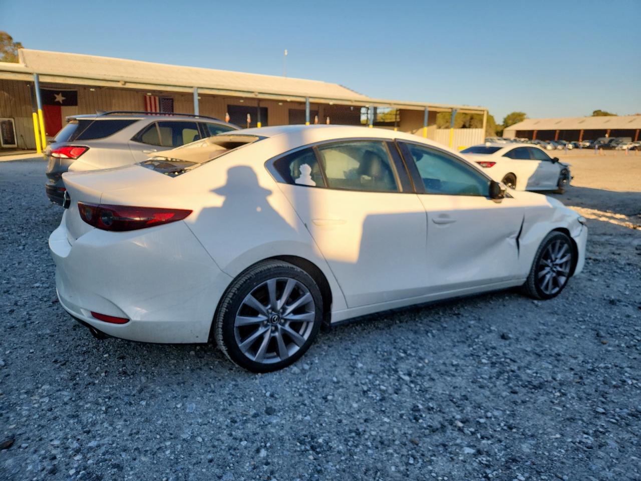 2021 Mazda 3 VIN JM1BPABL0M1330707 photo 3