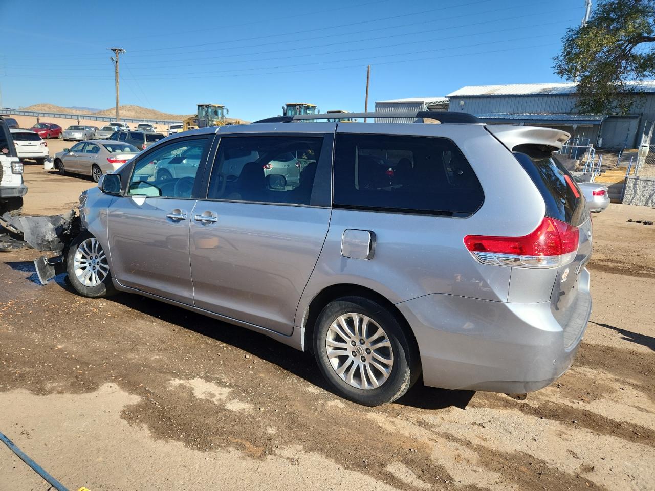 2013 Toyota All models VIN 5TDYK3DC7DS280912 photo 2