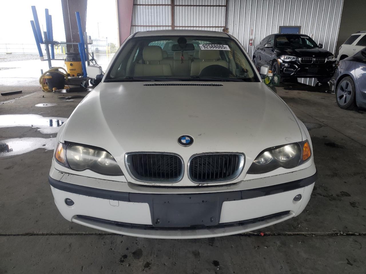 2004 BMW 3 series VIN WBAAZ334X4KP88884 photo 5