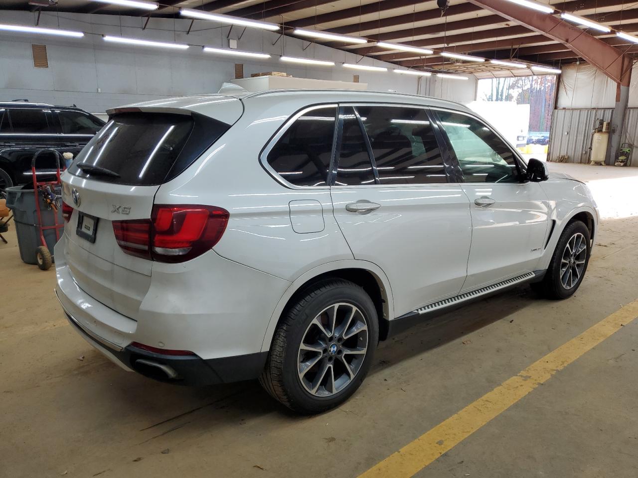 2017 BMW X5 VIN 5UXKR6C32H0J85055 photo 3