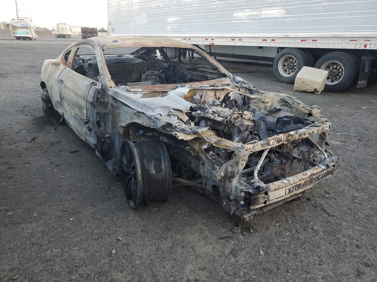 2015 Ford All models VIN 1FA6P8TH4F5300602 photo 4