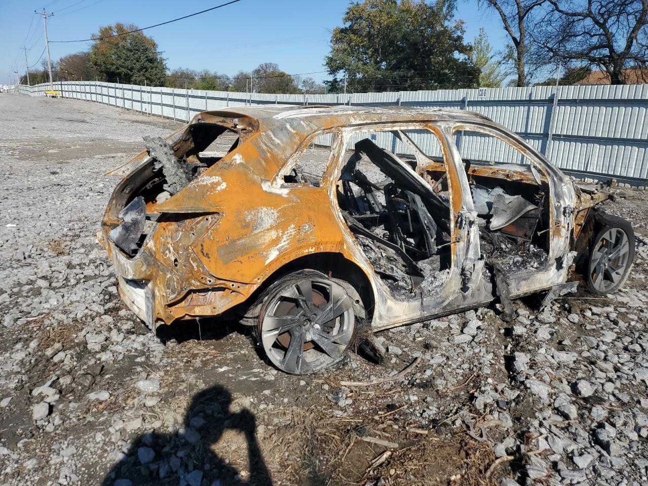 2022 Audi E-tron VIN WA1AABGE0NB006885 photo 3