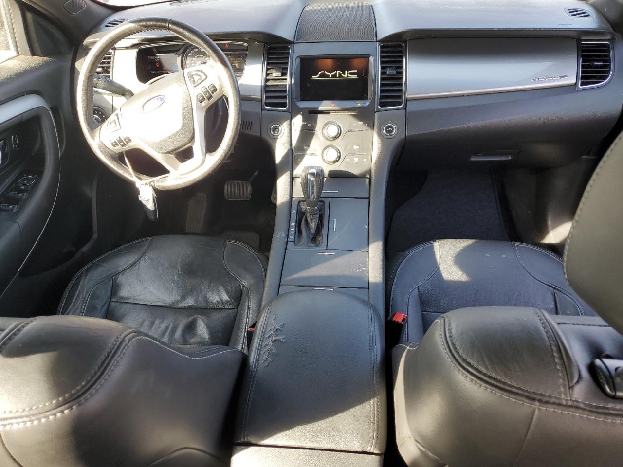 2015 Ford Taurus VIN 1FAHP2E82FG172982 photo 8