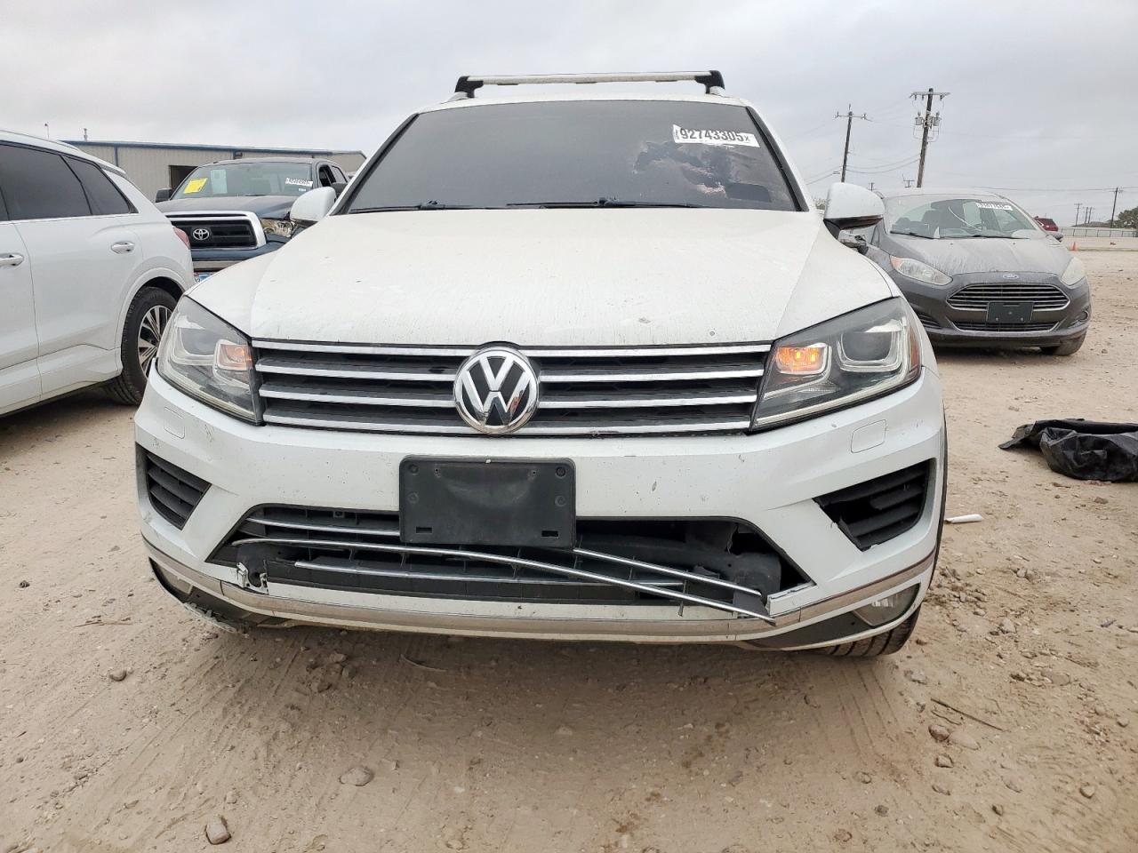 2016 Volkswagen Touareg VIN WVGEF9BP9GD000516 photo 5
