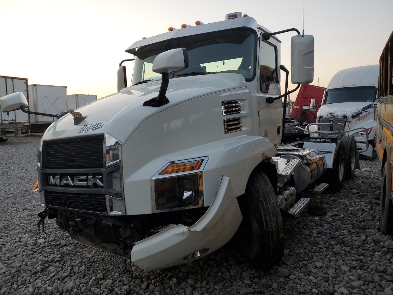 2022 MACK All other VIN 1M1AN2GY4NM026890 photo 1