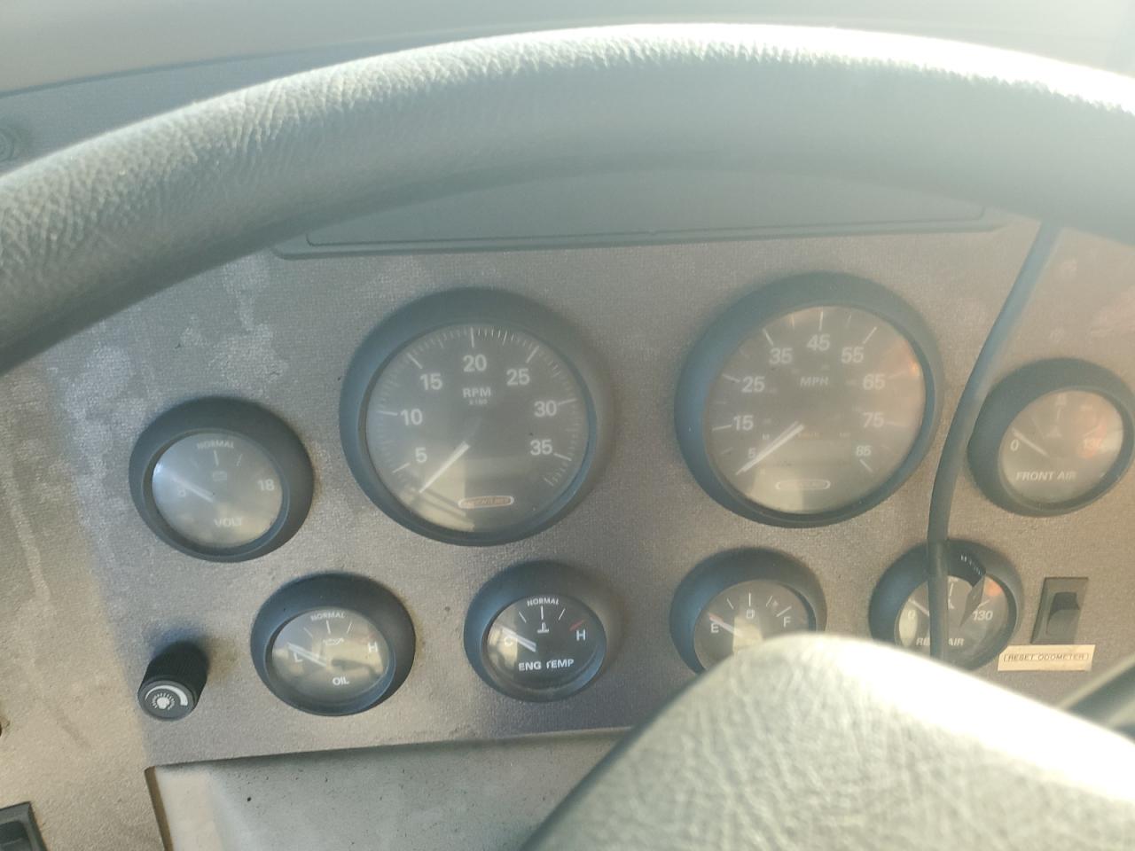 2001 NATIONAL All models VIN 4UZAAHAK51CH92760 photo 8