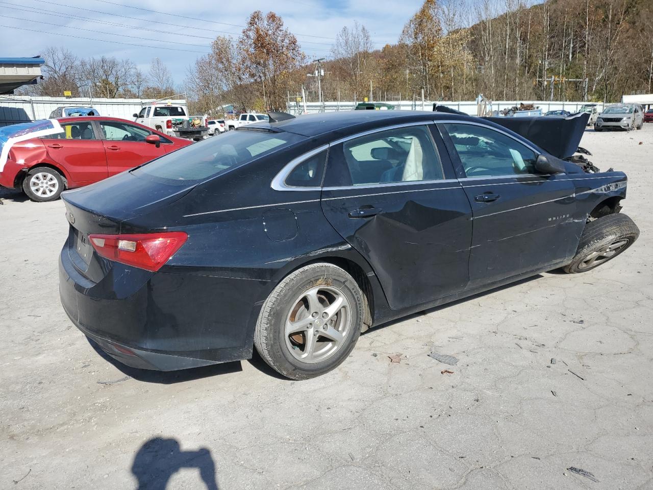 2018 Chev Malibu VIN 1G1ZB5ST2JF228031 photo 3