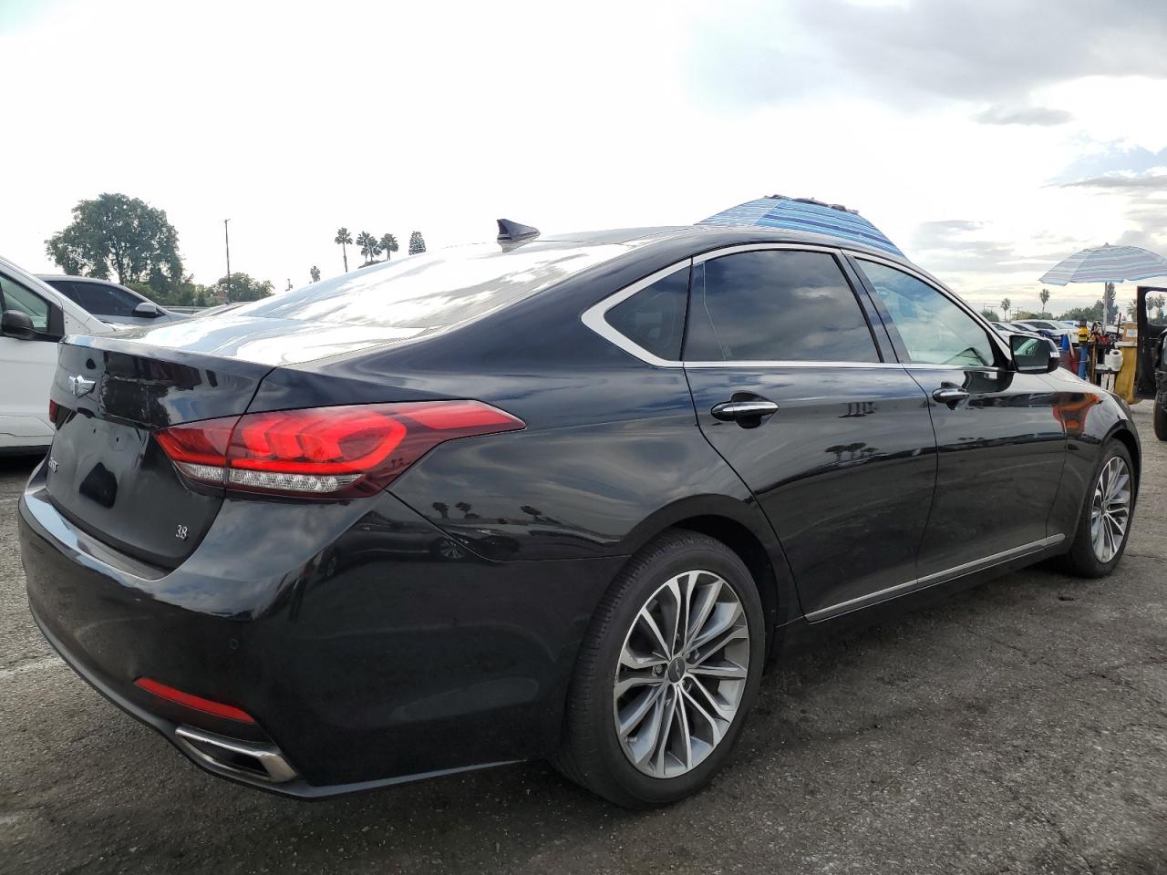 2015 Hyundai Genesis VIN KMHGN4JE1FU025715 photo 3